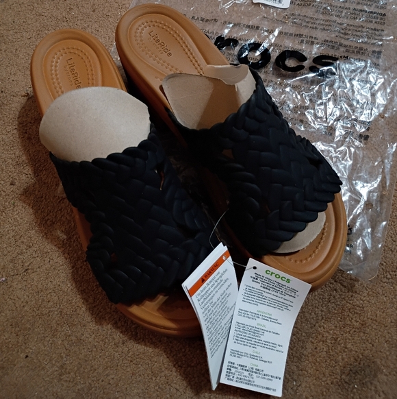 Crocs - Picture 2 of 5